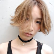 雰囲気のあるヘアスタイルはイルミナカラーで